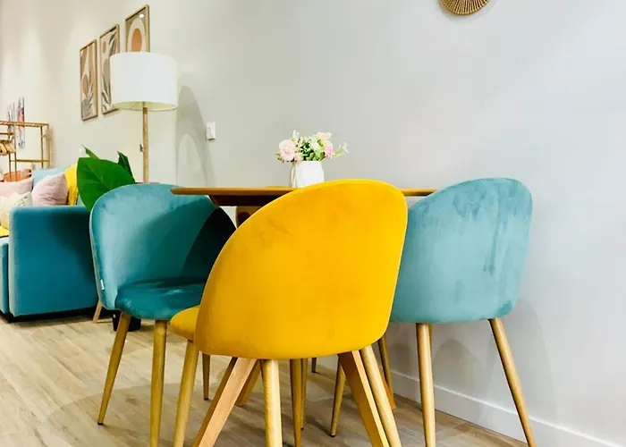 Stylish Near Center